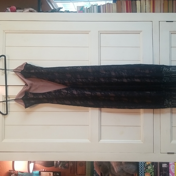 Formal Dress Lace & Beaded Size Small - Picture 3 of 4